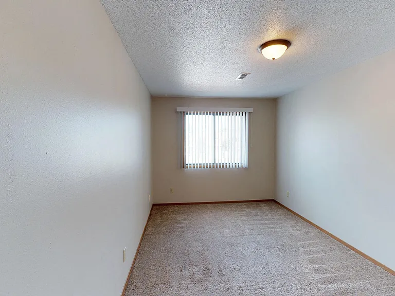 Prairie Winds Apartments — Photo 32