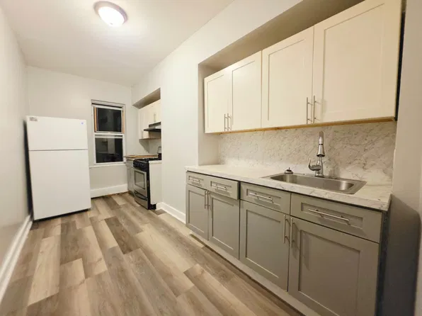 176 Armstrong Ave #2L, Jersey City, NJ 07305
