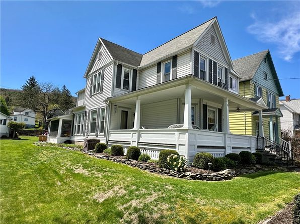 136 W 5th St, Corning, NY 14830