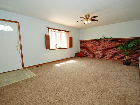 4th image of 2058 Main St E