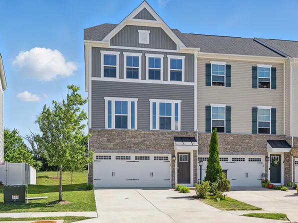 141 Burkwood Ter, Lake Frederick, VA 22630