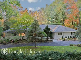 53 Barkers Point Rd, Port Washington, NY 11050