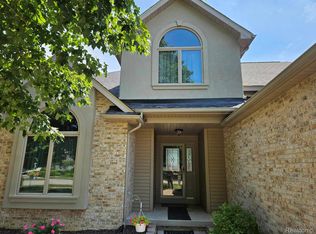 2207 Mapleview Ct, Davison, MI 48423