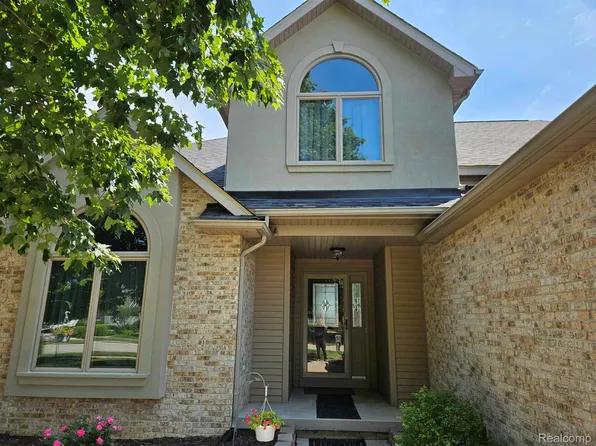 2207 Mapleview Ct, Davison, MI 48423