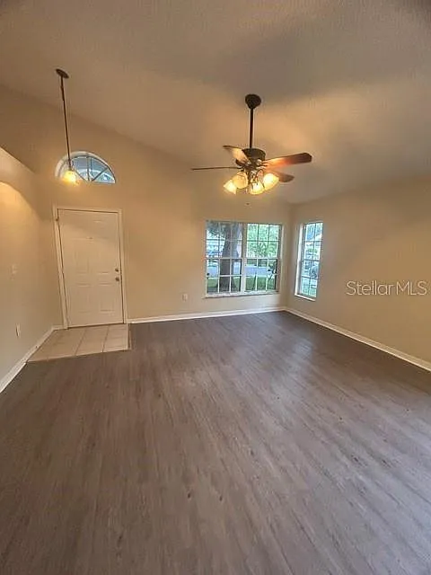 3 bed, 2.0 bath, 1414 sqft, $2,150 — Photo 2