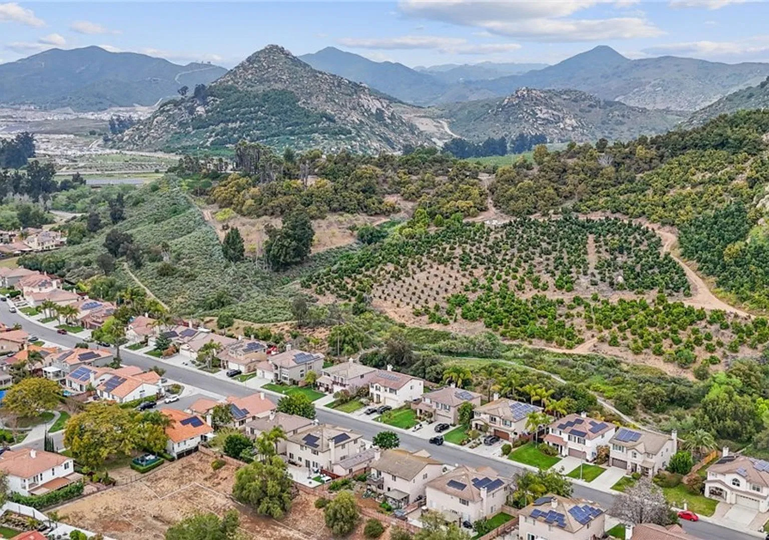 Stunning Fallbrook Home for Rent — Photo 3