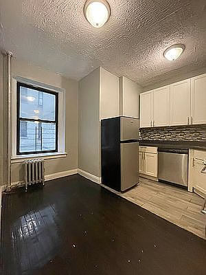 2nd image of 55 W Mosholu Pkwy N APT 1B