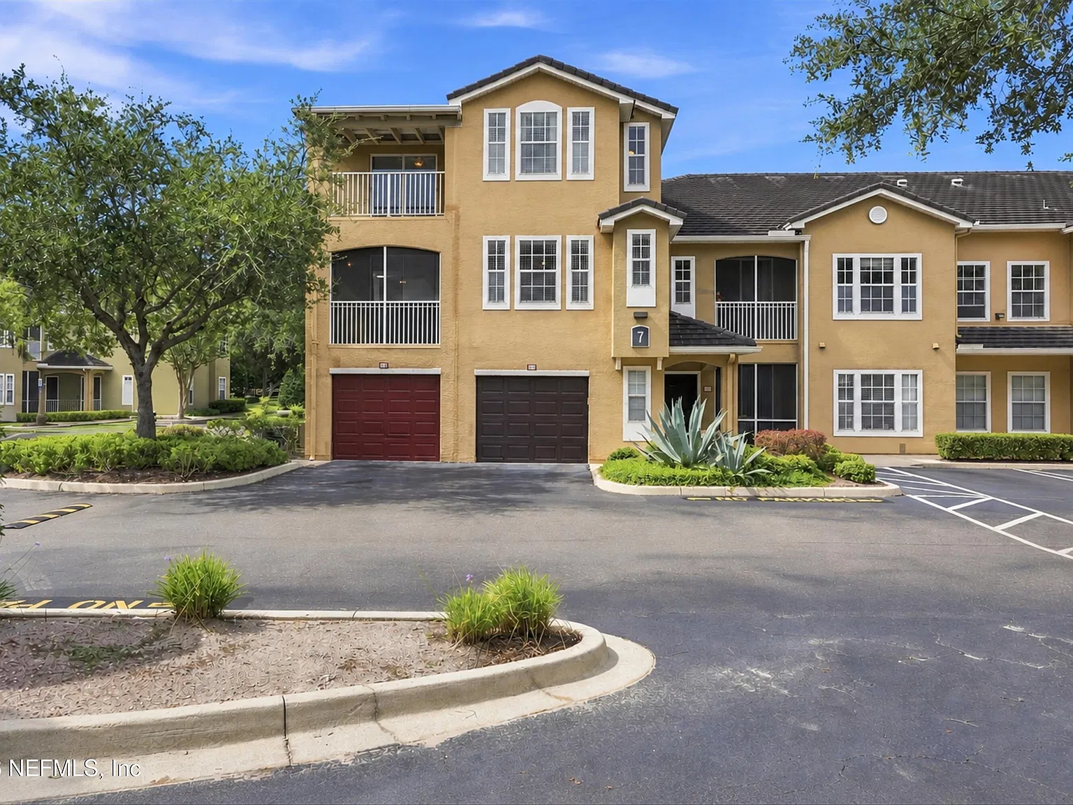 2 bed, 2.5 bath, 1209 sqft, $1,750 — Photo 1