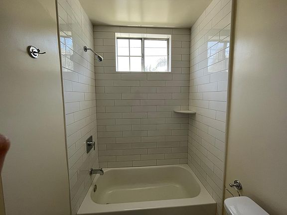 5th image of 11311 Huston St APT 1