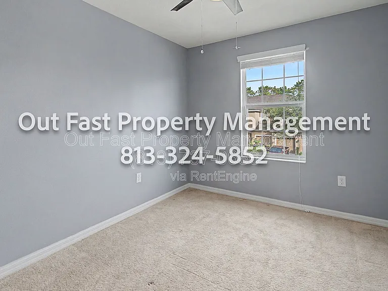 6919 Holly Heath Dr — Photo 32