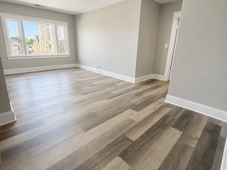 5113 22nd Ave #5 — Photo 3