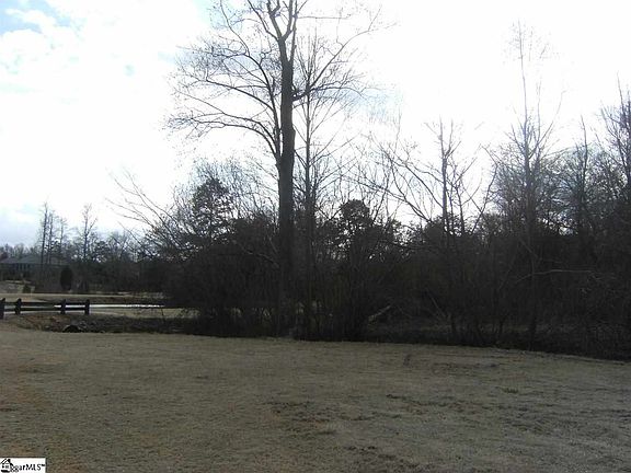 5th image of 211 Huntcliff Dr