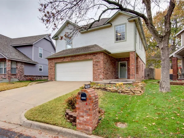 5915 E 76th Pl, Tulsa, OK 74136