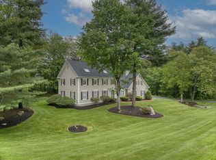 4 Catesby Ln, Bedford, NH 03110