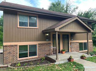 709 E Watrous Ave, Des Moines, IA 50315