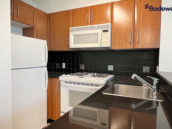 4th image of 501 Pacific St #2406