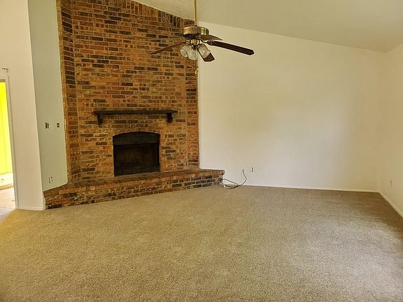 5th image of 443 Whitney St