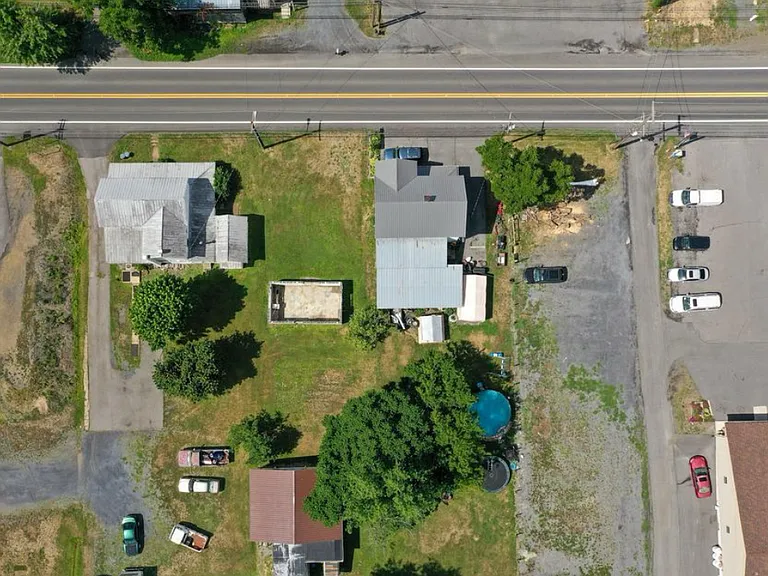 10305 Frankfort Hwy — Photo 2