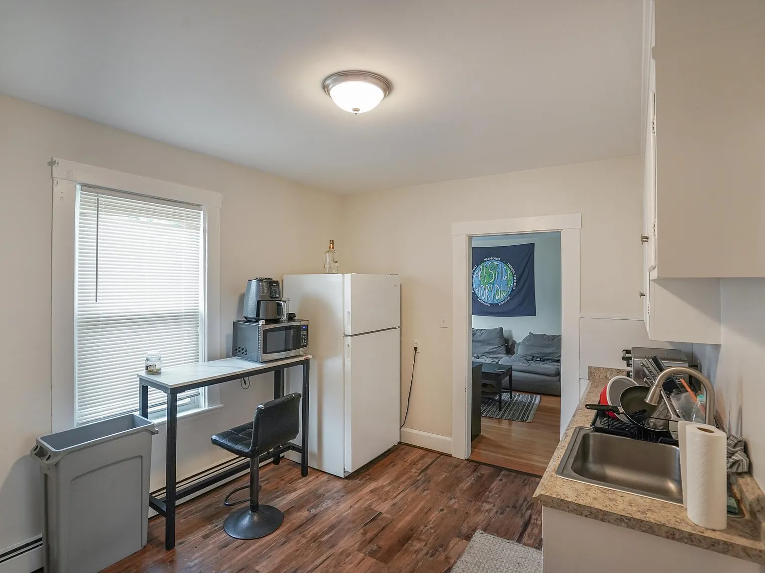 3 bed, 1430 sqft, $3,000 — Photo 4