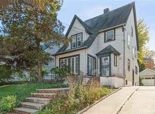 82 Nassau Rd, Great Neck, NY 11021