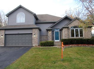 1550 Robincrest Ln, Lindenhurst, IL 60046