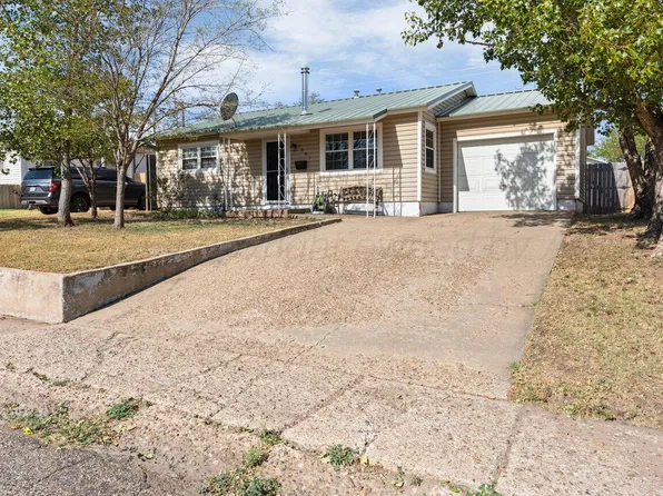 1301 Cooley Dr, Borger, TX 79007