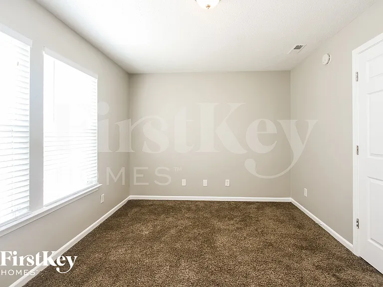 10672 Glenayr Dr — Photo 10