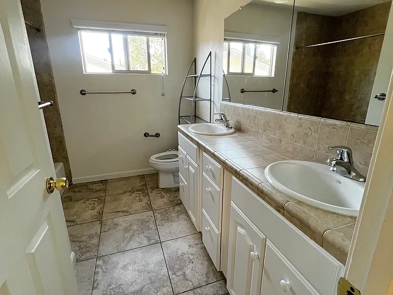 3202 Rockview Pl — Photo 8