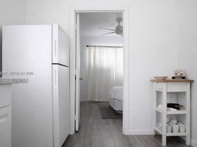 6250 NW Miami Pl, Miami, FL