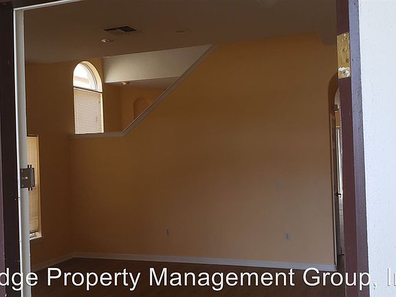 2nd image of 208 Victory Ave