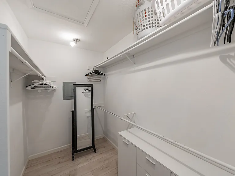 2402 Northlake Ct — Photo 20