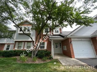 2442 Charleston Dr UNIT 7, Schaumburg, IL 60193