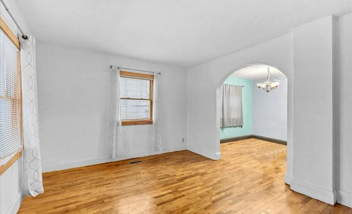 1107 N Pennsylvania Ave — Photo 2