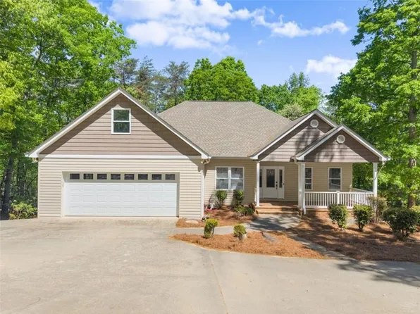 45 Holcomb Dr, Cleveland, GA 30528