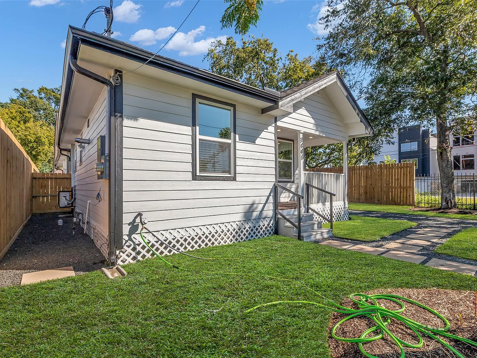 2 bed, 1.0 bath, 648 sqft, $1,600 — Photo 3