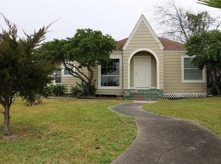 430 W 4th St, Freeport, TX 77541