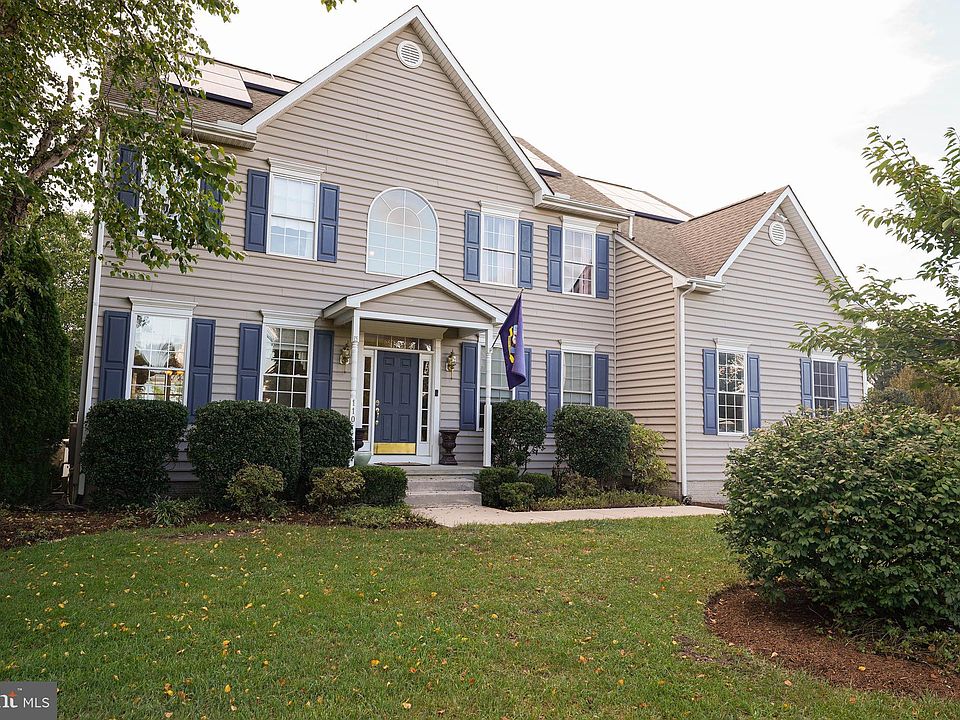 1st image of 110 Camelot Dr