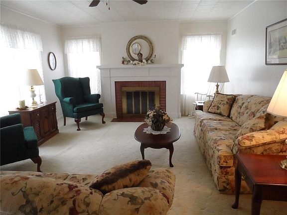 2nd image of 588 Cullum St