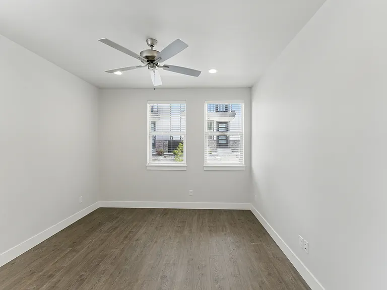 20594 SE Nina Ave — Photo 31