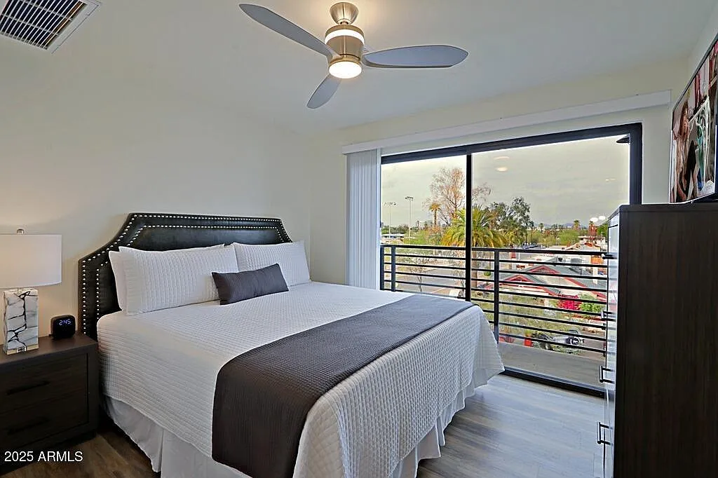 1 bed, 1.0 bath, 561 sqft, $1,800 — Photo 4