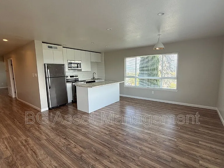 50 Frey Pl #4 — Photo 12