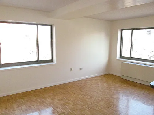 Rented by Lisa Management | media 15