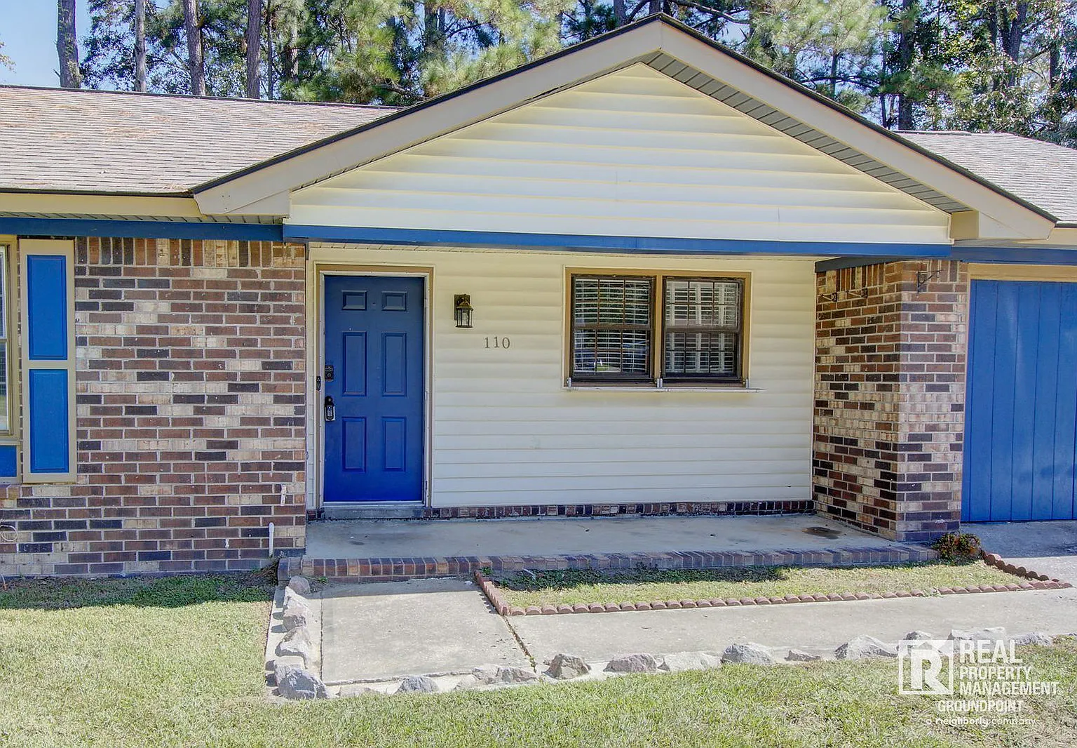 3 bed, 1.5 bath, 1344 sqft, $1,900 — Photo 2