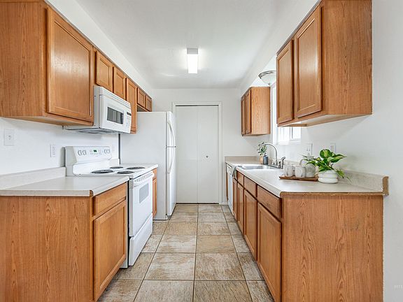 5th image of 7159 W Bluebird Dr