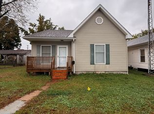 305 W Goodall St, Marion, IL 62959