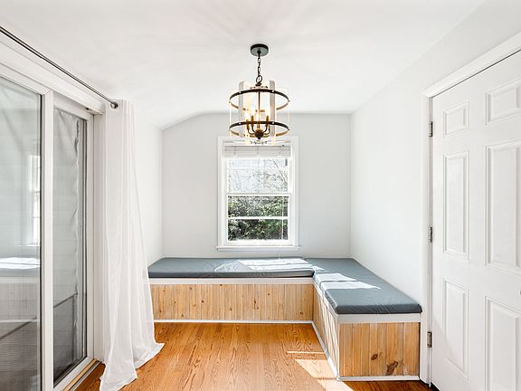 Breakfast nook