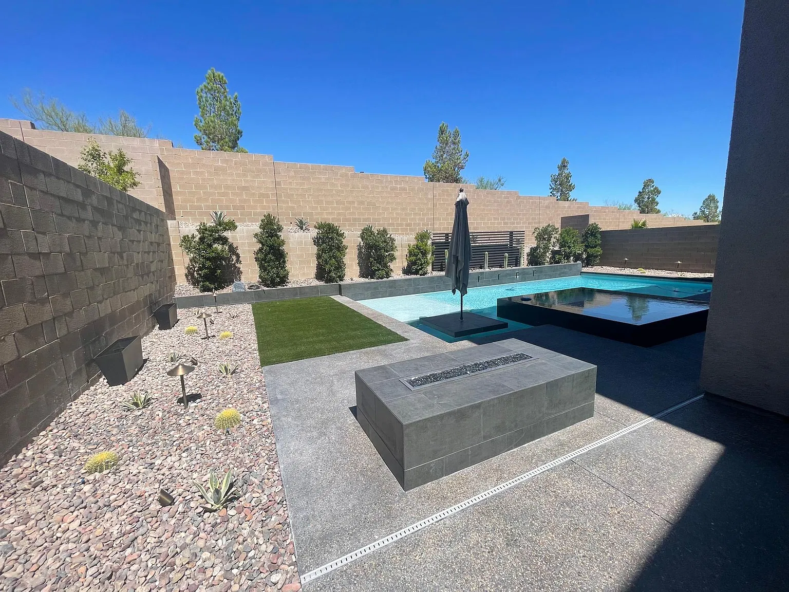 752 Agate Hills St — Photo 2