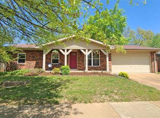 2323 Cavendish Ln, Saint Louis, MO 63129