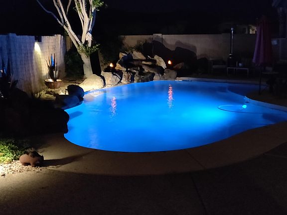AV - Pool Blue 1