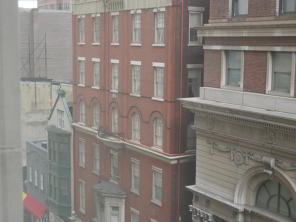 4th image of 1334 Walnut St Unit 402